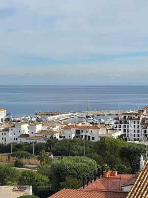 Luxury 4 bed townhouse Duquesa with breathtaking views close to Port and Beach
